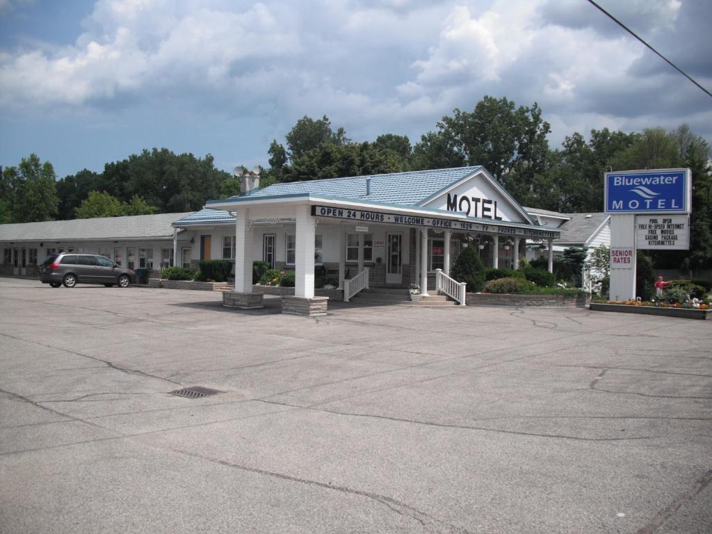 Bluewater Motel Sarnia Exterior photo
